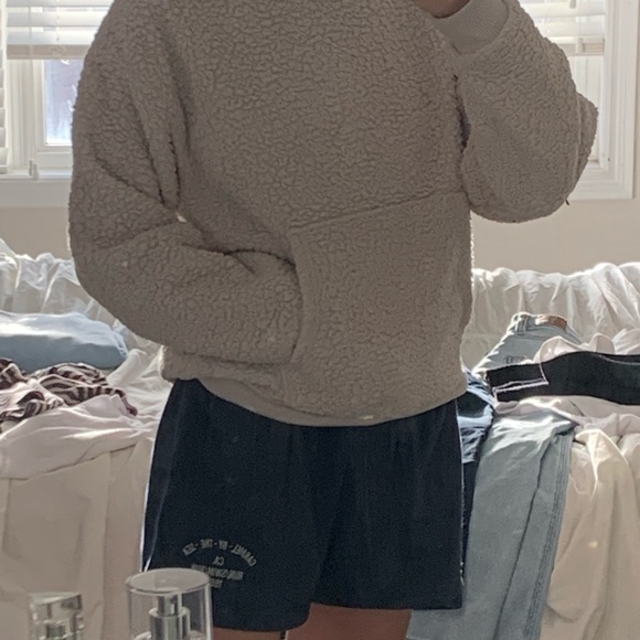 American eagle hoodie🧸 - Picture 2 of 2